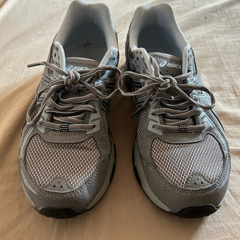 ASICS Women’s Size 10 Running Shoes